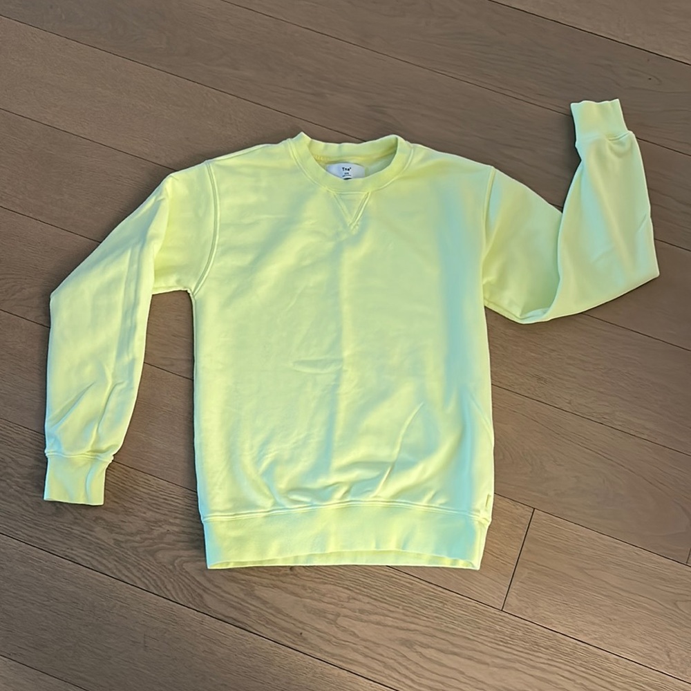 TNA Airy Fleece sweatshirt. Perfect crew fit